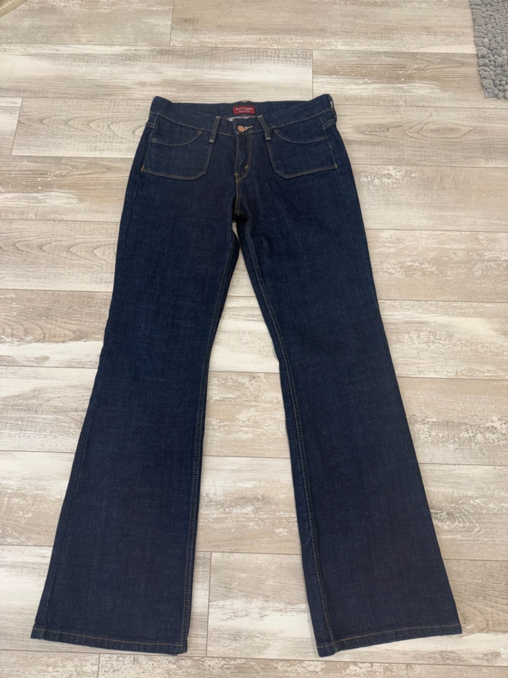 Levi's 545 low boot cut Jeans - Dark wash, size 10 - Picture 2 of 8